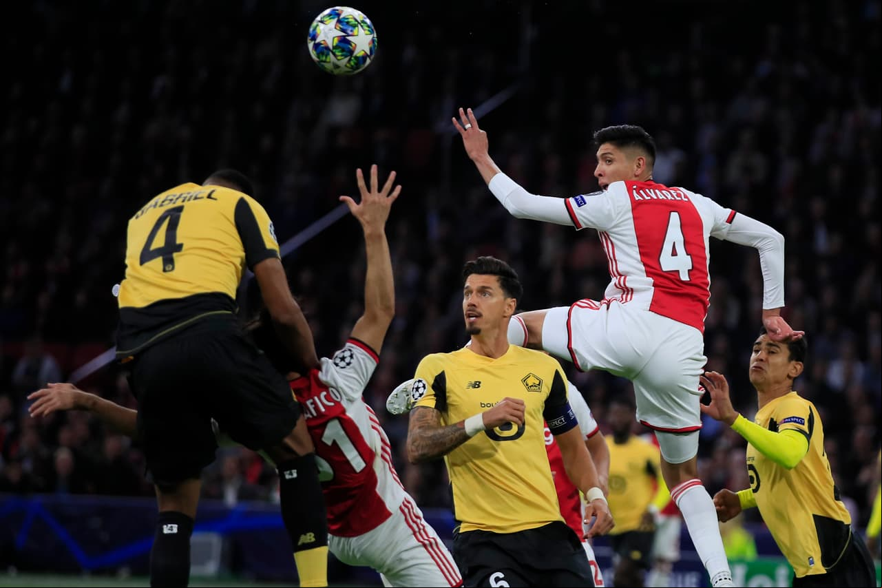 El mexicano suma 277 minutos con el Ajax, en la Eredivisie.