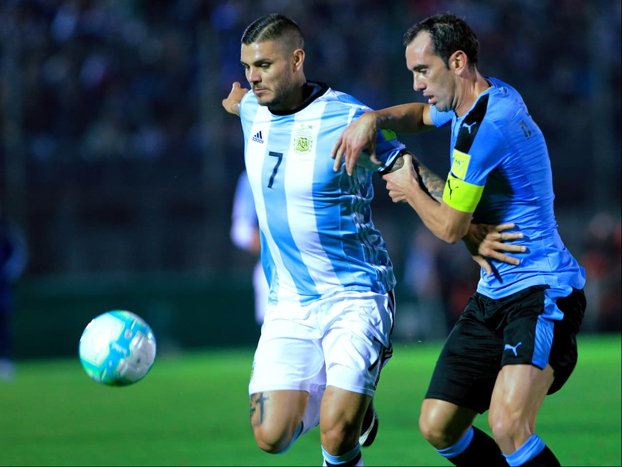 Mauro Icardi, debutante con Sampaoli, se estrenó de titular y fue poco lo que aportó en el sistema de juego de la Albiceleste.