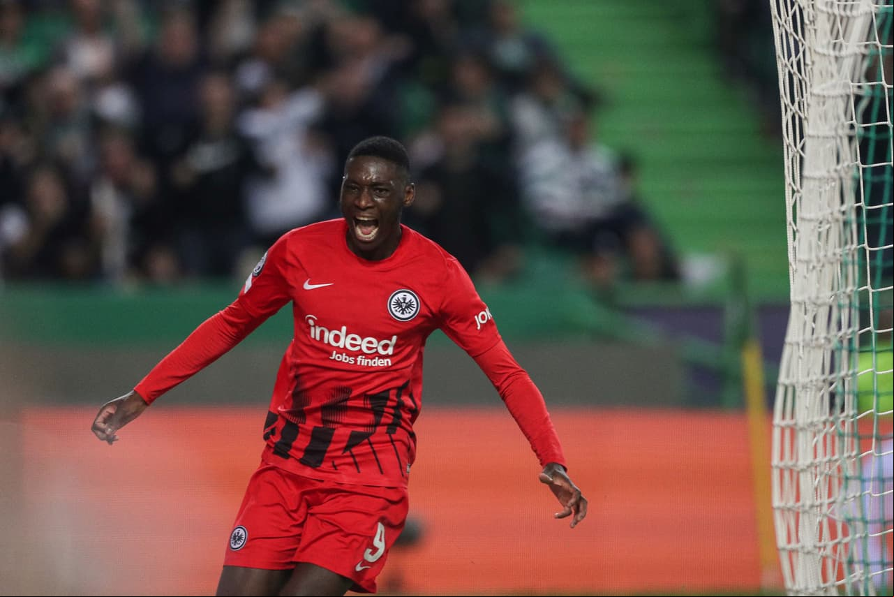Randal Kolo Muani, jugador del Eintracht Frankfurt, fue llamado por Francia para Qatar 2022.
