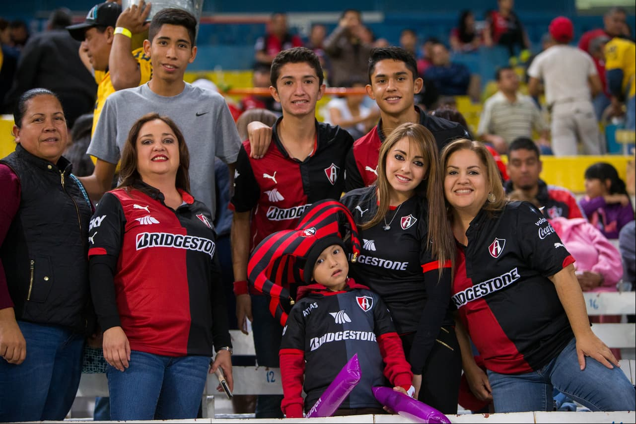 El colorido de la afición en la Jornada 4