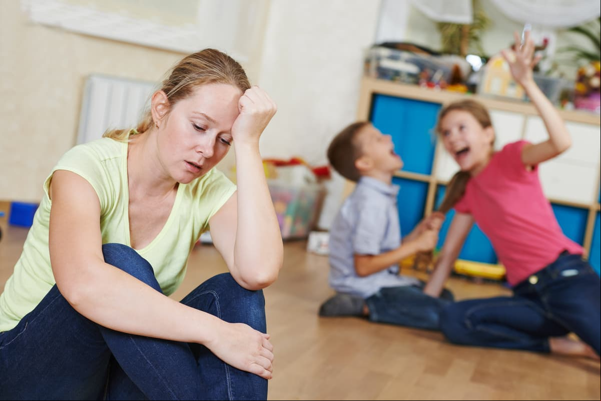 Si eres una mamá muy ocupada (y agotada), experta da 4 tips para organizarte sin tanto estrés
