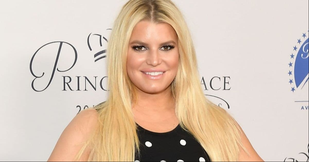 Jessica Simpson mostró su peor fotografía sin maquillaje por una importante razón: parece otra